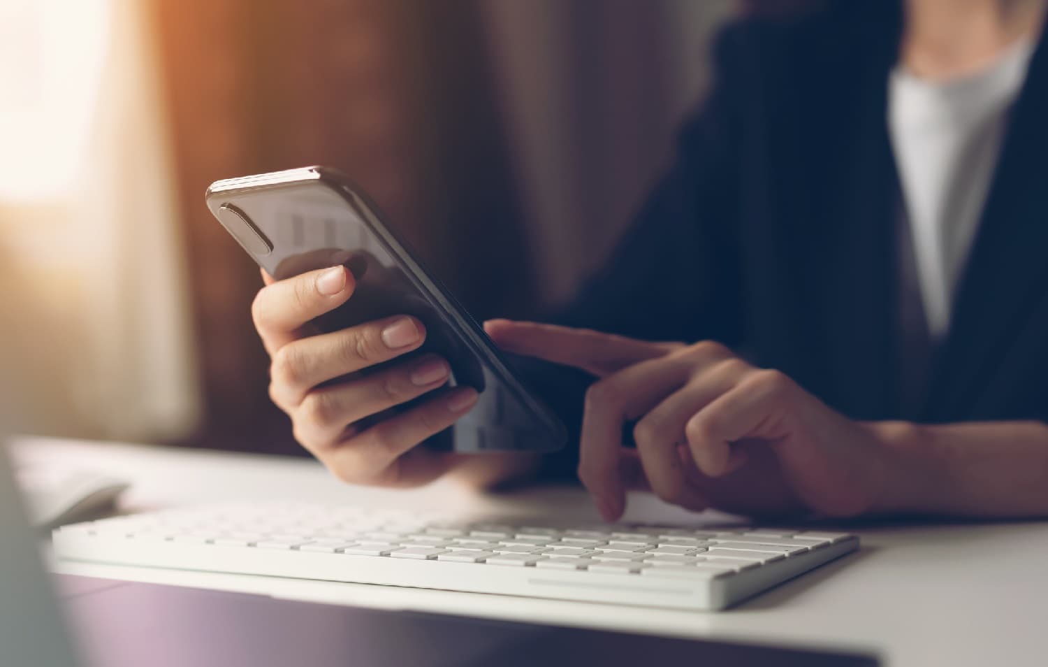 hands using a smartphone